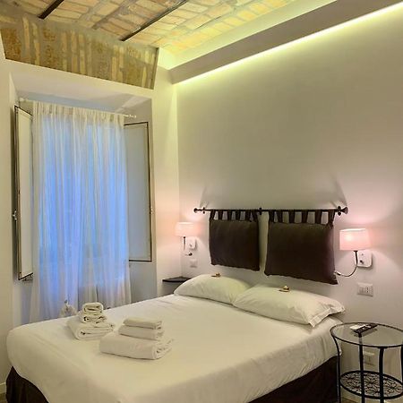 Luxury Rooms Near Colosseum Rome Exterior photo