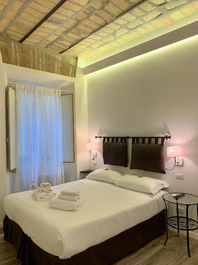 Luxury Rooms Near Colosseum Rome Exterior photo