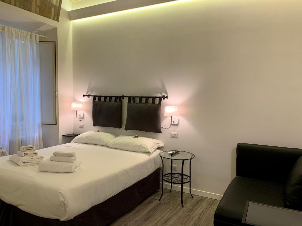Luxury Rooms Near Colosseum Rome Exterior photo