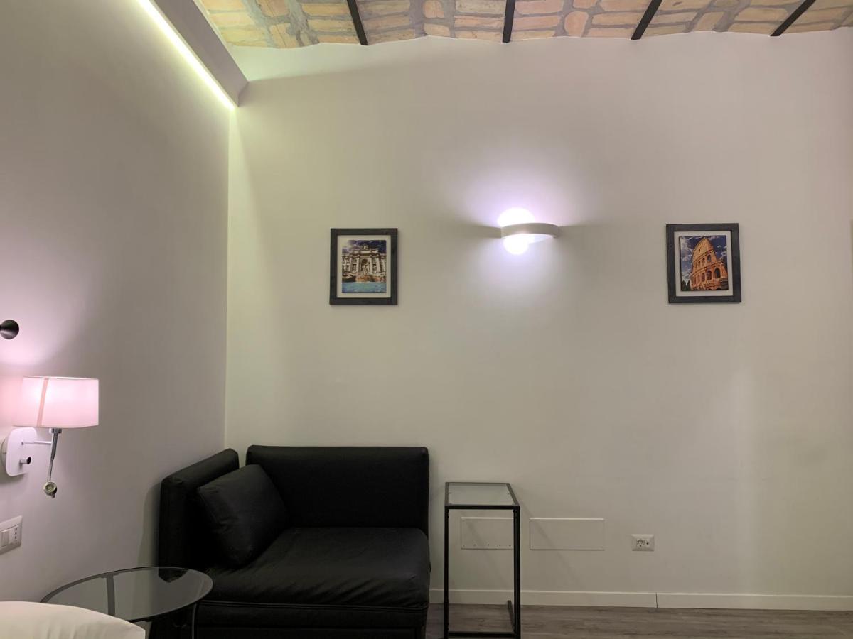 Luxury Rooms Near Colosseum Rome Exterior photo