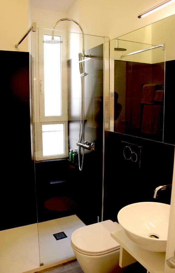 Luxury Rooms Near Colosseum Rome Exterior photo